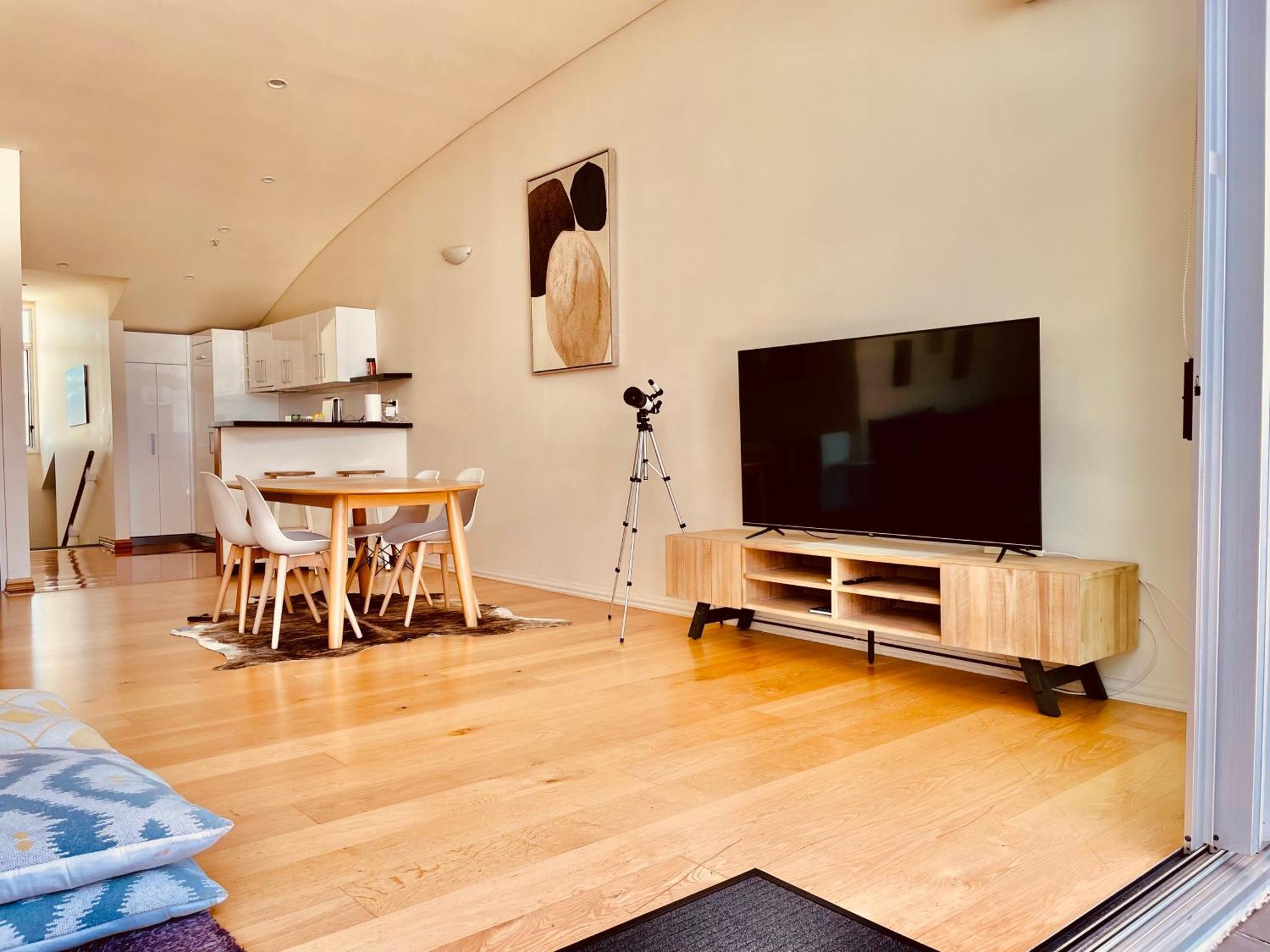 New Waterfront Penthouse On Princes Wharf With Harbor View! The Heart Of Auckland City! Free Parking! Exterior photo